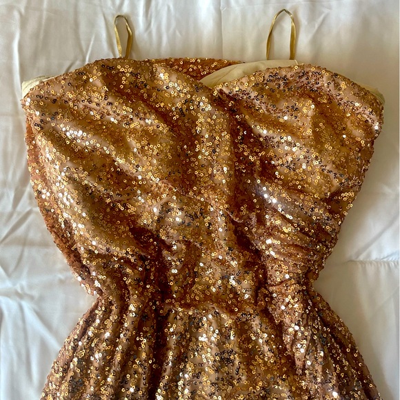LAUREN By Ralph Lauren Evening Gold Sequin Gown | Size 6 - Picture 3 of 9